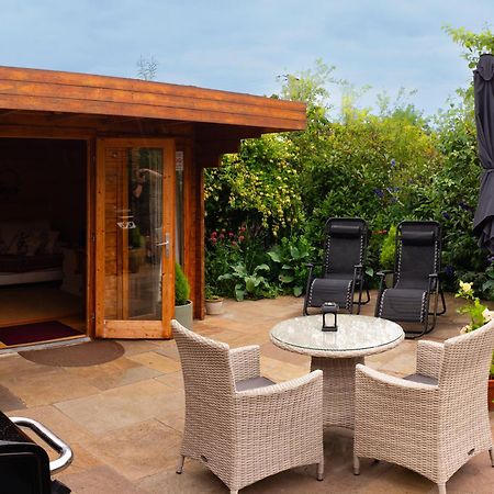 Moors Wood Relaxing ,Tranquil Retreat With Hot Tub Villa Чипенъм Екстериор снимка