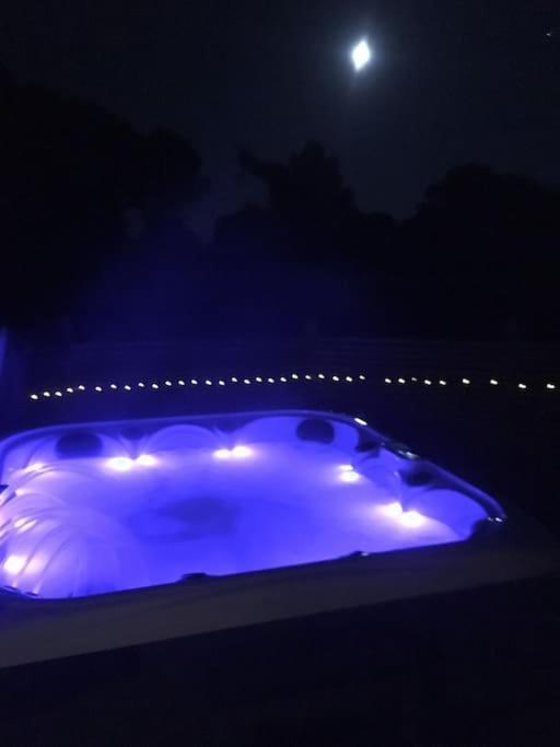 Moors Wood Relaxing ,Tranquil Retreat With Hot Tub Villa Чипенъм Екстериор снимка