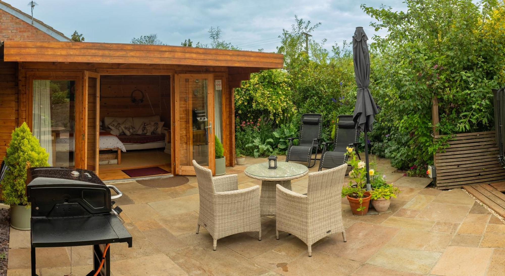Moors Wood Relaxing ,Tranquil Retreat With Hot Tub Villa Чипенъм Екстериор снимка