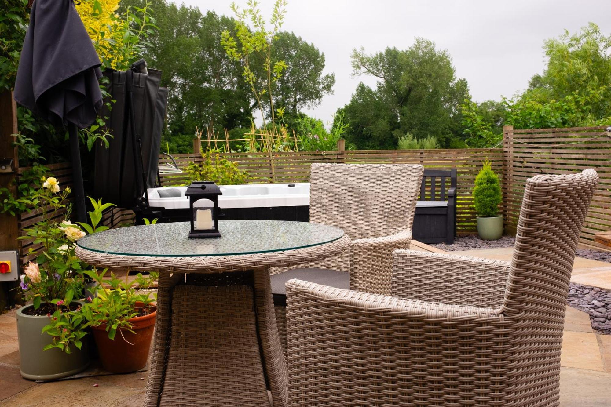 Moors Wood Relaxing ,Tranquil Retreat With Hot Tub Villa Чипенъм Екстериор снимка
